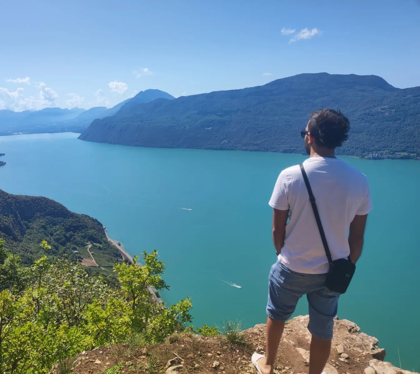 Vue sur le lac du Bourget, en Savoie